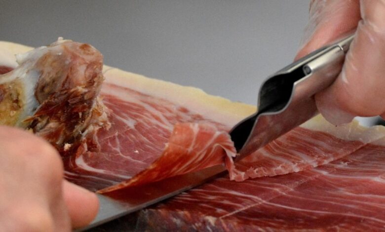 Why Meat Boxes Are the Smart Choice for Modern UK Households